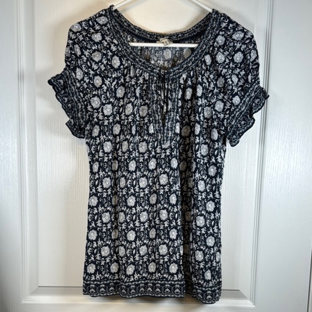 Max Studio White Blue Tie Neck Floral Blouse Size Large EUC #2627
